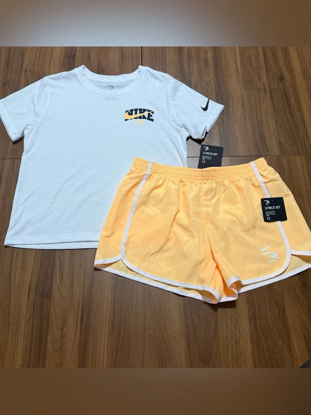 Nike Girls Outfit 2 Piece Matching Set Size 12 Shirt and Shorts New
